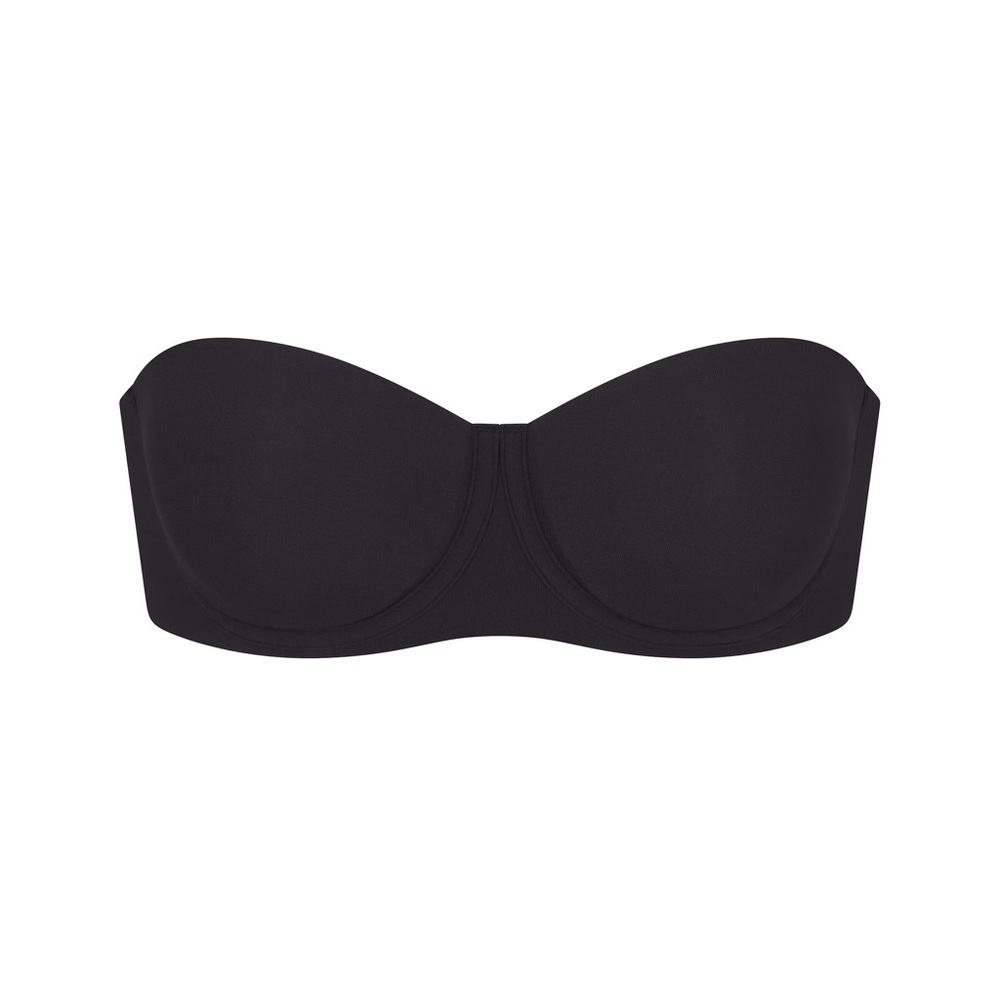 SKIMS FITS EVERYBODY
STRAPLESS BRA (WITH STRAPS)